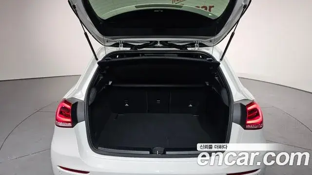 Mercedes-Benz A-Class 2021 — Photo 6/20