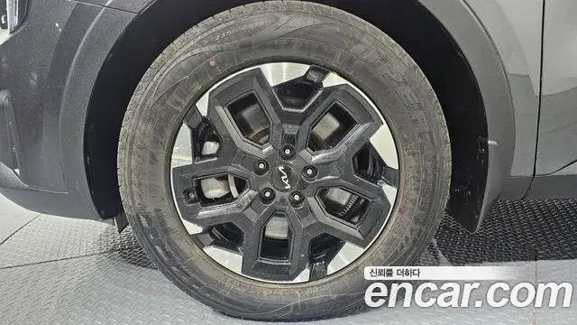 Kia Sorento 2023 — ფოტო 4/20