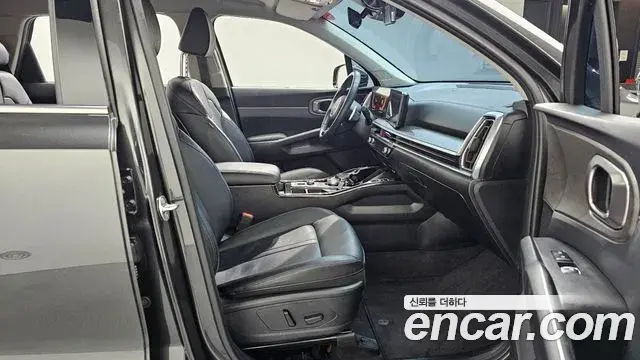 Kia Sorento 2023 — ფოტო 15/20