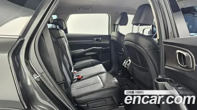 Kia Sorento 2023 — ფოტო 7/20