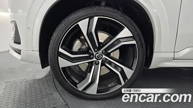 Volvo XC90 2020 — ფოტო 12/20