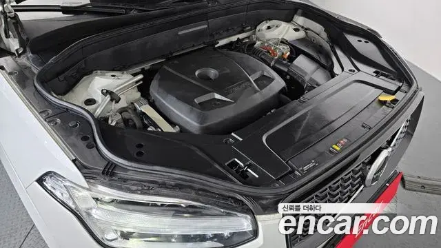 Volvo XC90 2020 — ფოტო 1/20