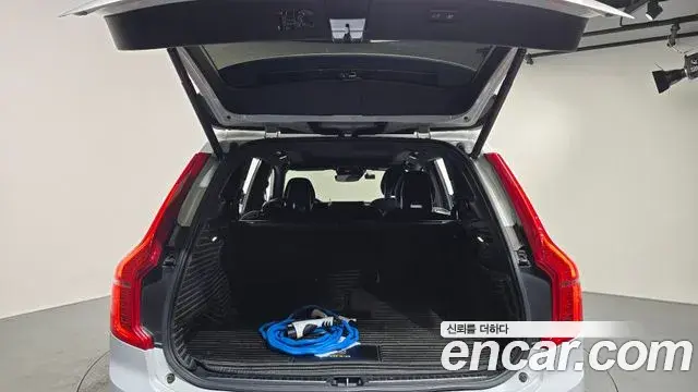 Volvo XC90 2020 — ფოტო 2/20