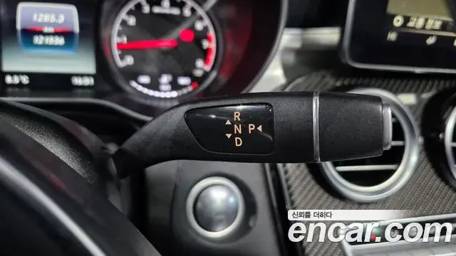 Mercedes-Benz GLC-Class 2019 — Şəkil 18/20