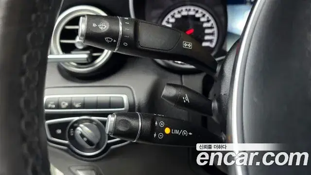 Mercedes-Benz GLC-Class 2019 — Şəkil 19/20
