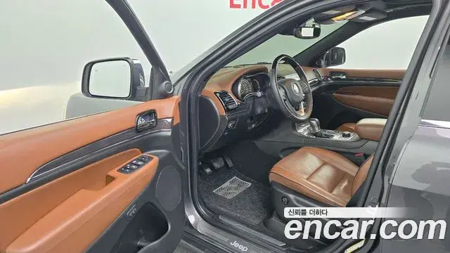 Jeep Grand Cherokee 2021 — Şəkil 7/20