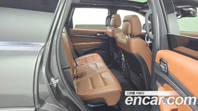 Jeep Grand Cherokee 2021 — Şəkil 17/20