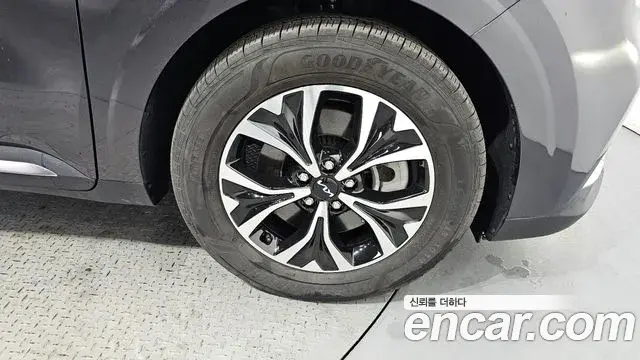 Kia Carnival 2022 — Фото 5/20