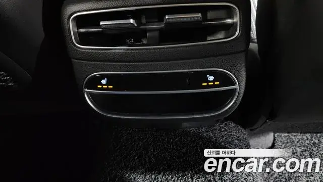 Genesis GV70 2021 — Photo 19/20