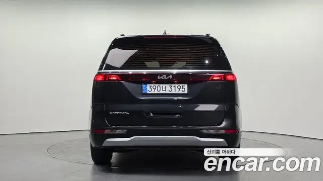 Kia Carnival 2021 — Фото 4/20
