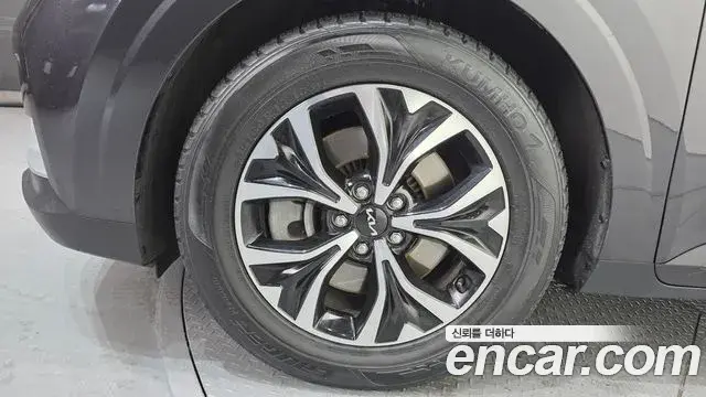 Kia Carnival 2021 — Фото 5/20
