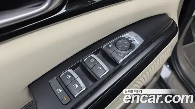 Kia Carnival 2021 — Фото 12/20