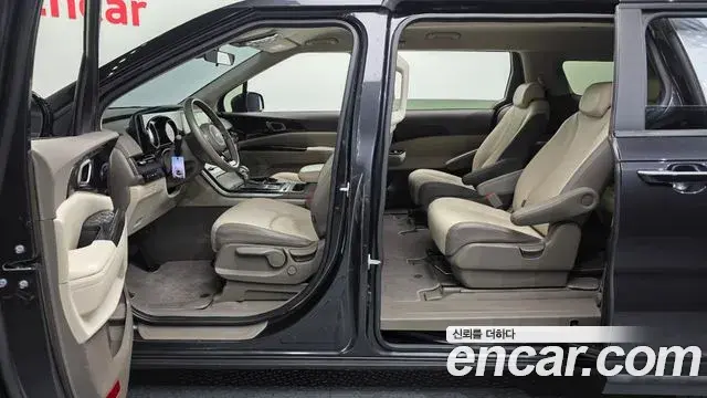 Kia Carnival 2021 — Фото 16/20
