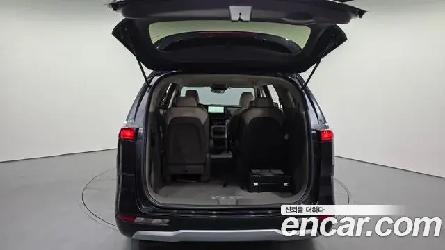 Kia Carnival 2021 — Фото 19/20