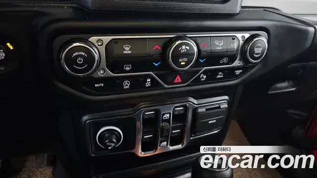 Jeep Wrangler 2021 — Şəkil 6/20