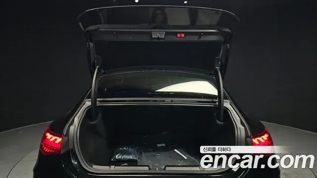 Mercedes-Benz EQE 2023 — Şəkil 6/20