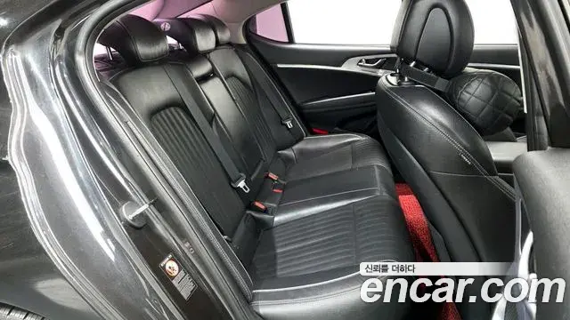 Genesis G70 2018 — Фото 12/20