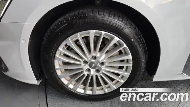 Audi A6 2021 — ფოტო 6/20