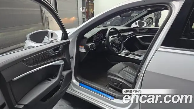 Audi A6 2021 — ფოტო 17/20