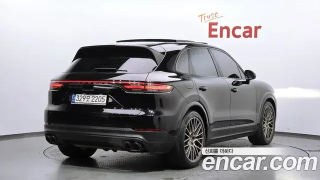 Porsche Cayenne 2023 — Şəkil 19/20