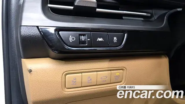 Kia Carnival 2020 — Фото 16/20