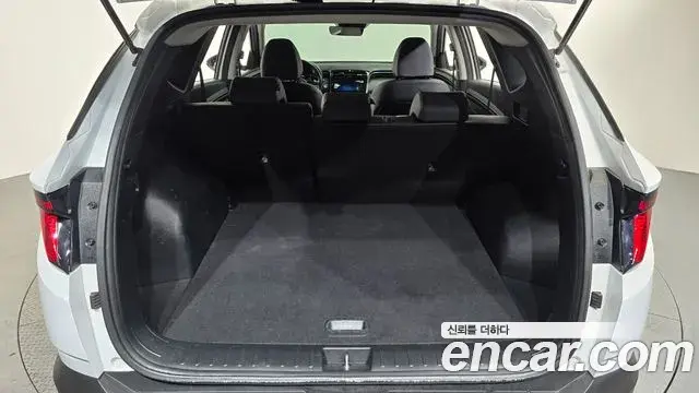 Hyundai Tucson Hybrid 2022 — ფოტო 13/21