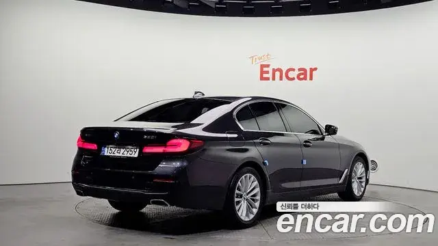 BMW 5 Series 2021 — Şəkil 7/20