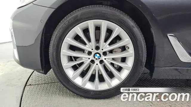 BMW 5 Series 2021 — Şəkil 5/20