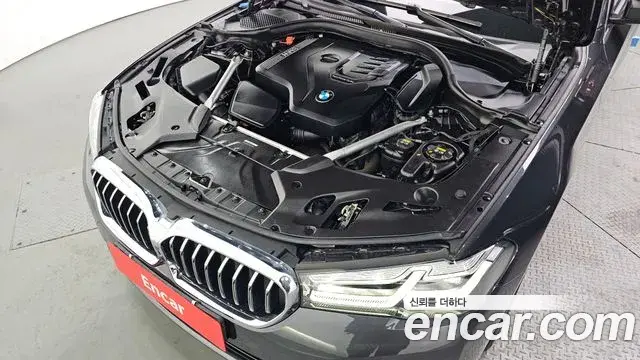 BMW 5 Series 2021 — Şəkil 1/20