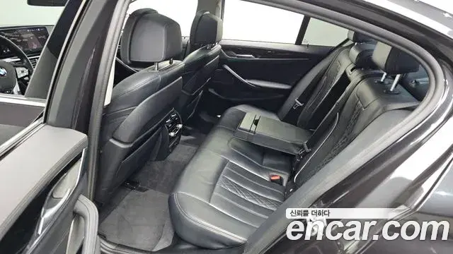 BMW 5 Series 2021 — Şəkil 19/20