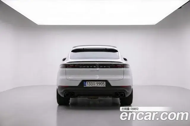 Porsche Cayenne 2023 — Photo 4/20