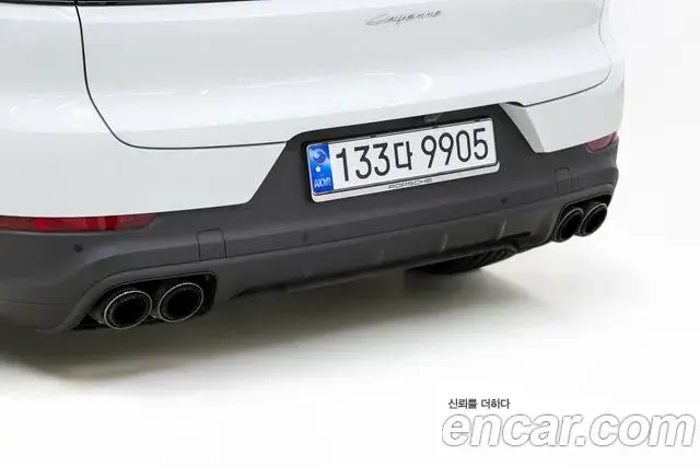 Porsche Cayenne 2023 — Photo 17/20