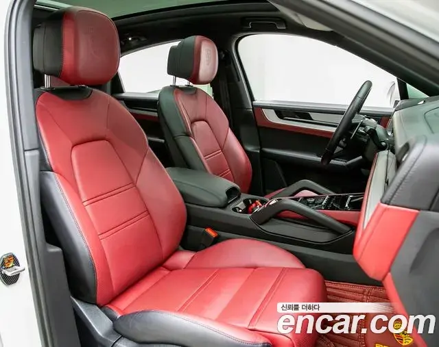 Porsche Cayenne 2023 — Photo 7/20