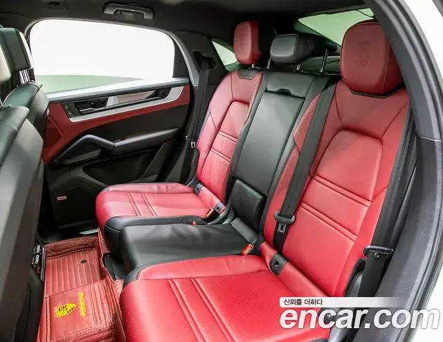 Porsche Cayenne 2023 — Photo 12/20