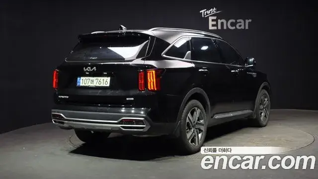 Kia Sorento 2023 — Şəkil 15/20