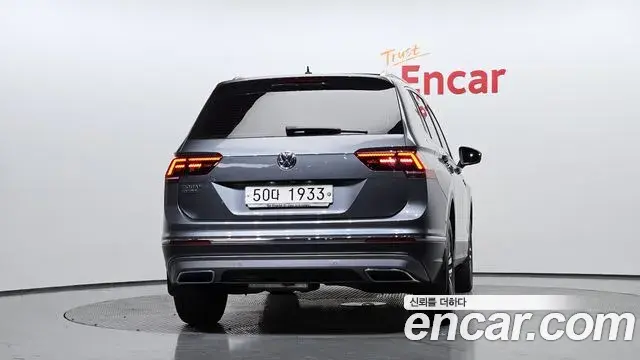 Volkswagen Tiguan Allspace 2018 — Photo 17/20