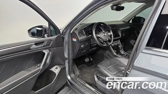 Volkswagen Tiguan Allspace 2018 — Photo 9/20