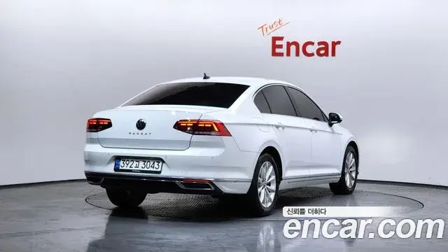 Volkswagen Passat GT 2021 — Photo 13/20