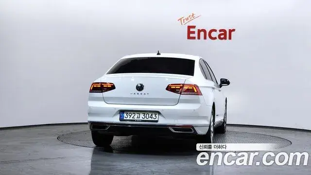 Volkswagen Passat GT 2021 — Photo 3/20