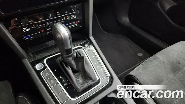 Volkswagen Passat GT 2021 — Photo 7/20