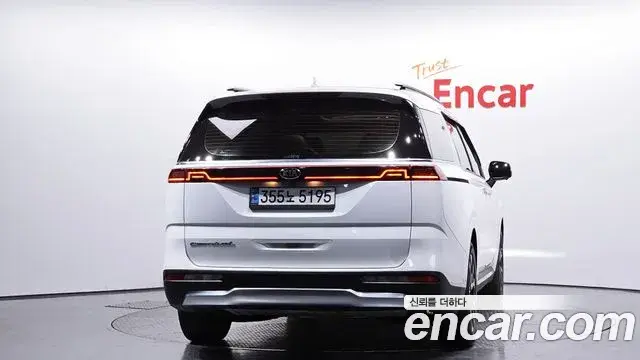 Kia Carnival 2021 — Фото 4/20