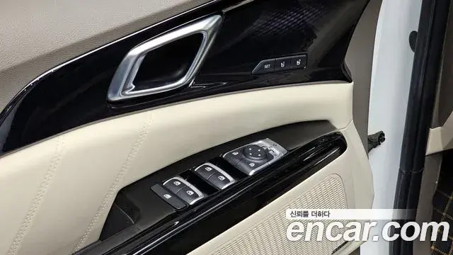 Kia Carnival 2021 — Фото 17/20