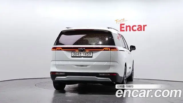 Kia Carnival 2021 — Фото 4/20