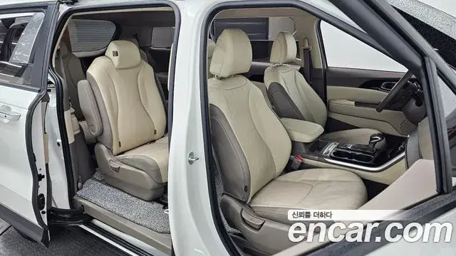 Kia Carnival 2021 — Фото 10/20