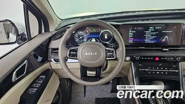 Kia Carnival 2021 — Фото 12/20