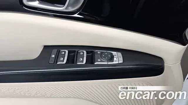 Kia Carnival 2021 — Фото 17/20