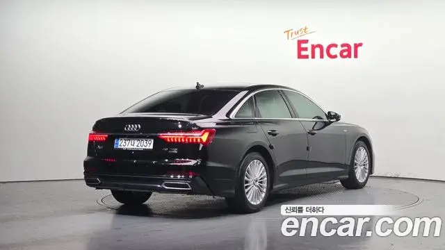 Audi A6 2021 — ფოტო 4/20