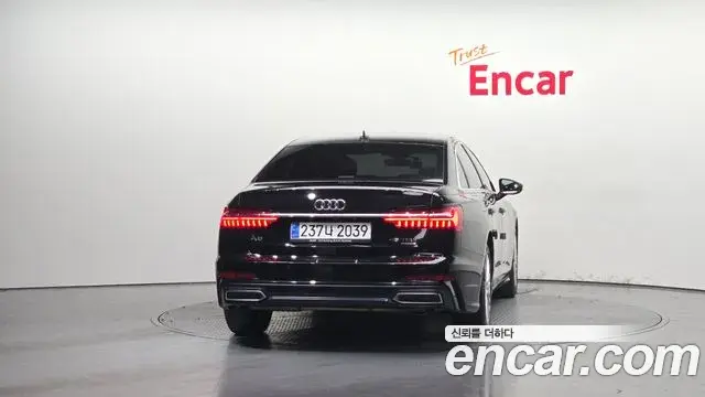 Audi A6 2021 — ფოტო 14/20