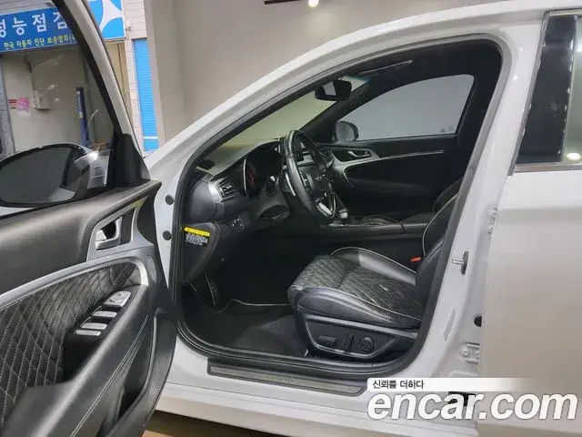 Genesis G70 2018 — Photo 15/20