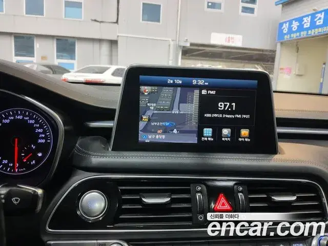 Genesis G70 2018 — Photo 6/20